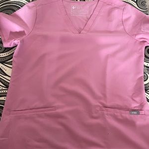 Figs Casma Three Pocket top